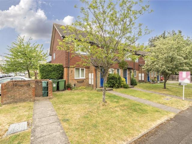 Flat for sale in Pachesham Park, Surrey