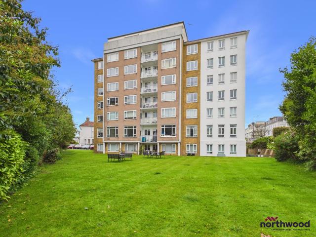 Flat for sale in Eastbourne, East Sussex