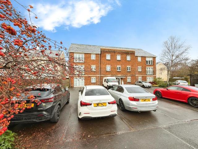 Flat for sale in Pontarddulais, Wales
