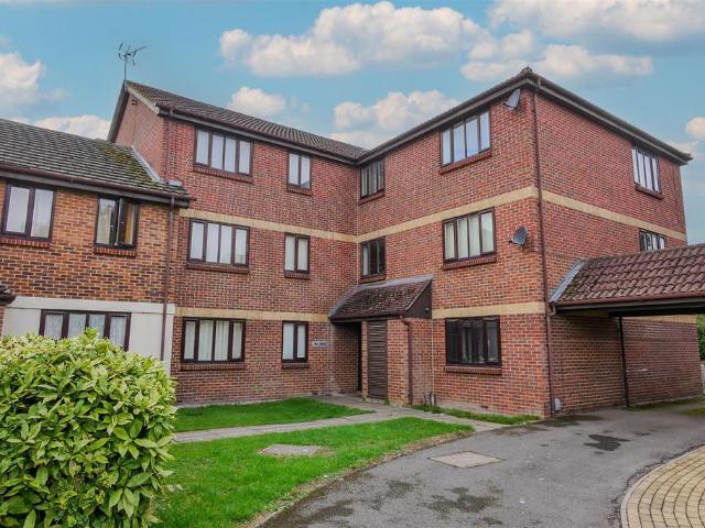 Flat for sale in Berrick Salome, Oxfordshire