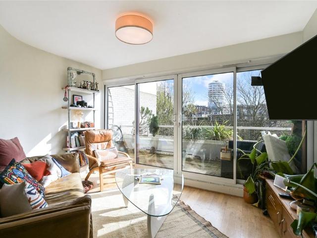 Flat for sale in Paddington, Greater London