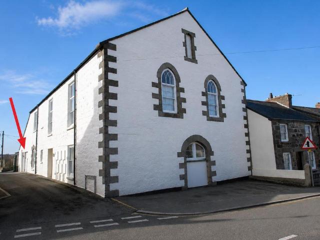 Flat for sale in Helston, Cornwall