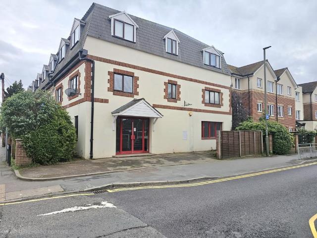 Flat for sale in Horsell, Woking