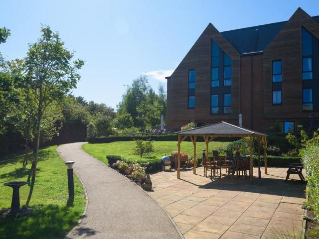 Flat for sale in Repton Park North, Bridgefield
