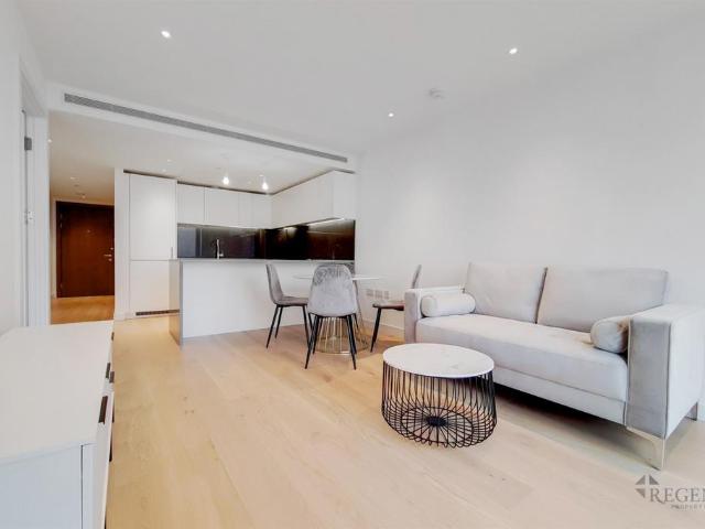 Flat for sale in Canary Wharf, Greater London