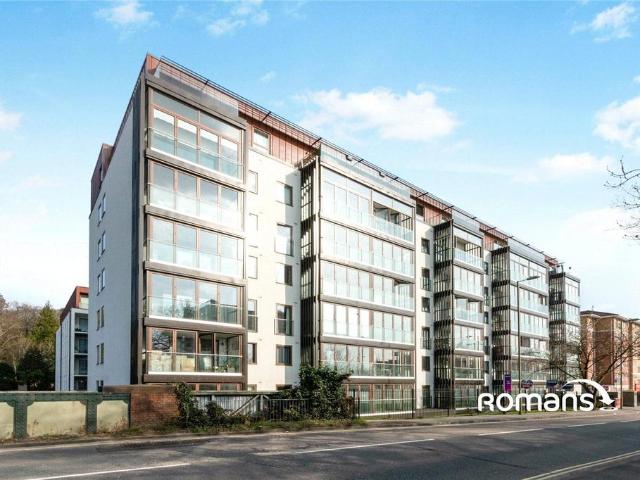 Flat for sale in Farnborough, Hampshire
