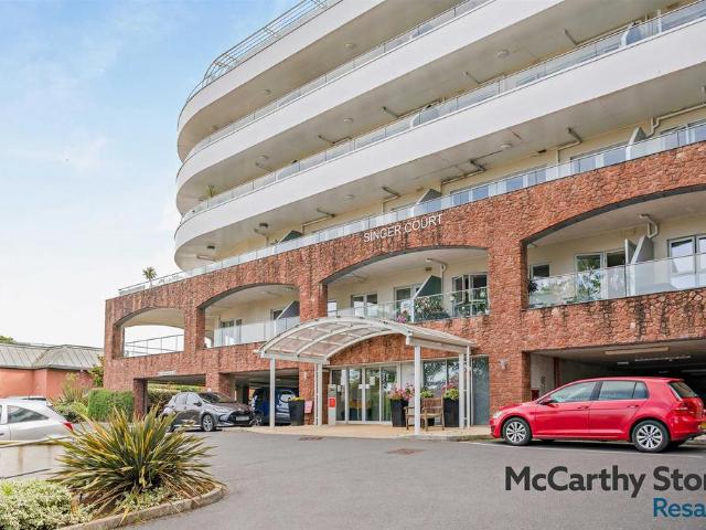 Flat for sale in Oldway, Livermead