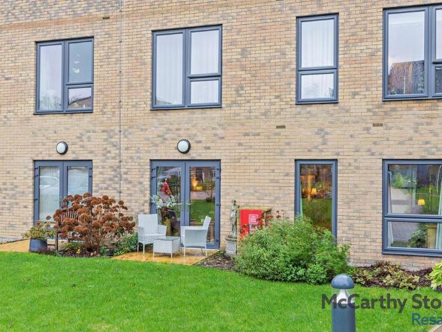 Flat for sale in Jubilee Industrial Centre, King's Walden