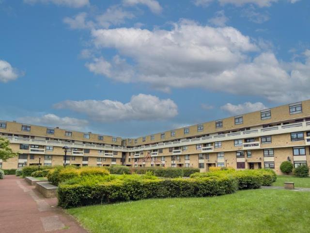 Flat for sale in Sulgrave, Washington