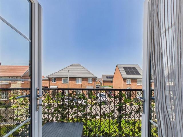 Flat for sale in Littlecote, West Sussex