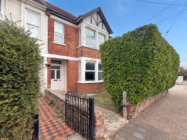 Flat for sale in Littlehampton, Arun