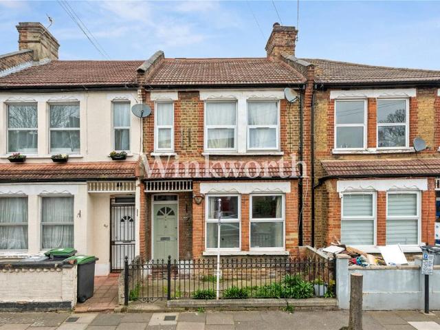 Flat for sale in Greater London