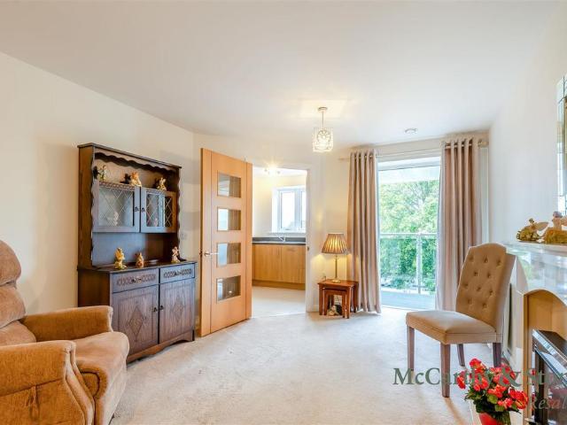 Flat for sale in Weelsby, Cleethorpes