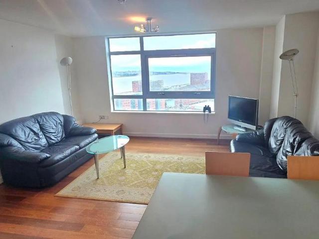 Flat for sale in Calderstones