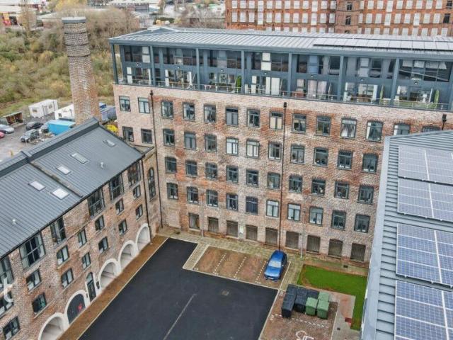 Flat for sale in Hunslet, West Yorkshire