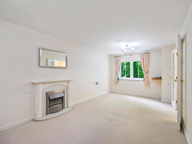 Flat for sale in The Galleries, Navestock Side