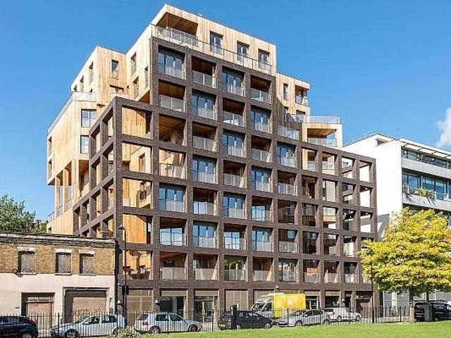 Flat for sale in Hoxton, Greater London