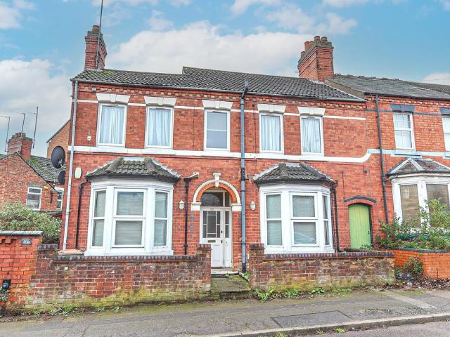 Flat for sale in Burrow's Bush, Wellingborough