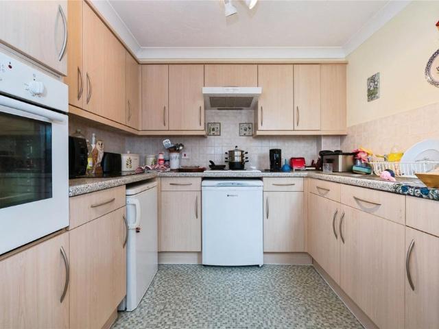 Flat for sale in Eastleigh, Helford