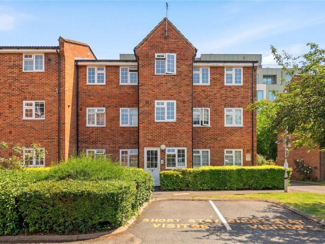 Flat for sale in Balham, Greater London
