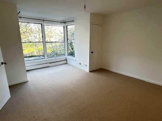 Flat for sale in Brompton, Greater London