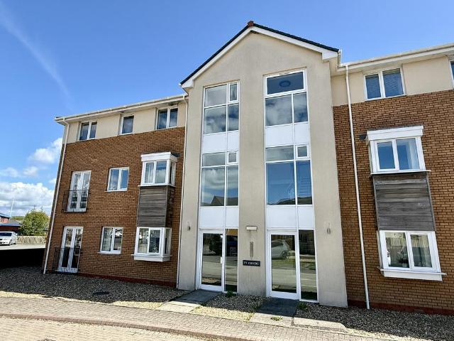 Flat for sale in Penparcau, Wales