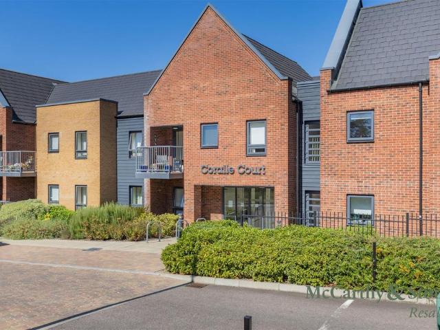 Flat for sale in Westfield View, East Bank