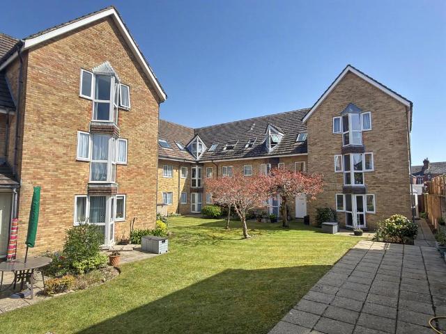 Flat for sale in Penn Hill, Poole