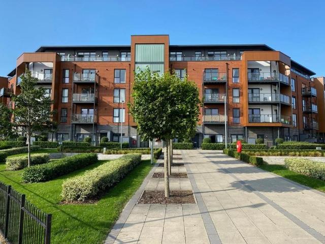Flat for sale in Harold Wood, Greater London