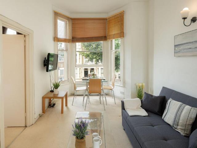Flat for sale in Maida Vale, Greater London
