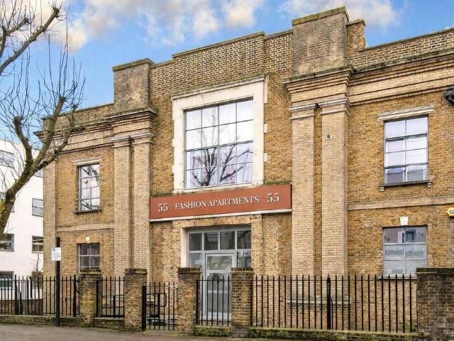 Flat for sale in Kentish Town, Greater London