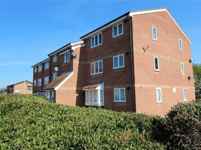 Flat for sale in Stroud Green, Barling