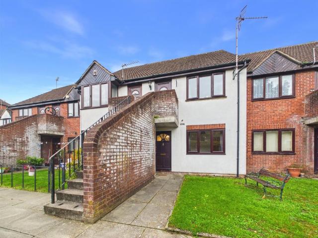 Flat for sale in Linden, Gloucester