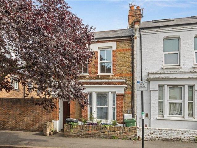 Flat for sale in Stockwell, Greater London