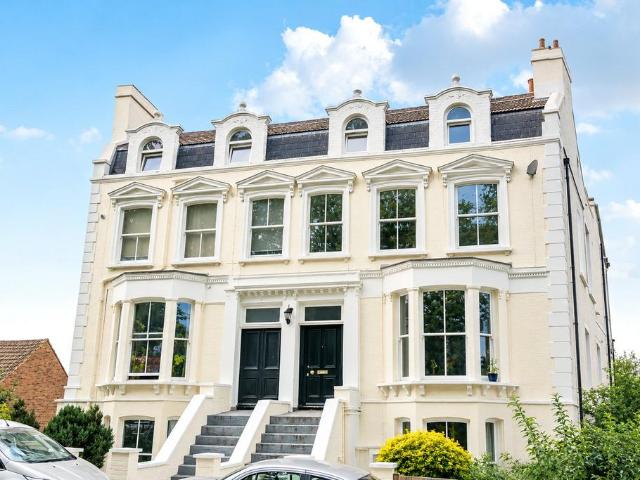 Flat for sale in London Borough of Croydon, Upper Norwood