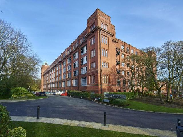 Flat for sale in Bolton, Belmont Park