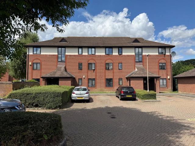 Flat for sale in Hutton, Navestock Side