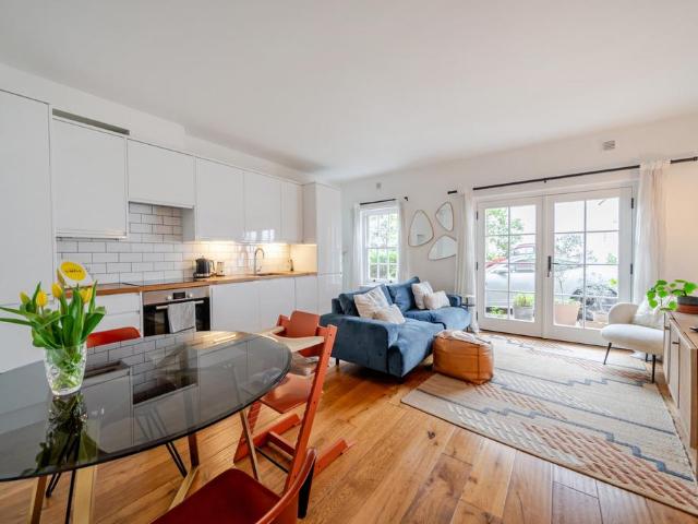 Flat for sale in Old Kent Road, Greater London
