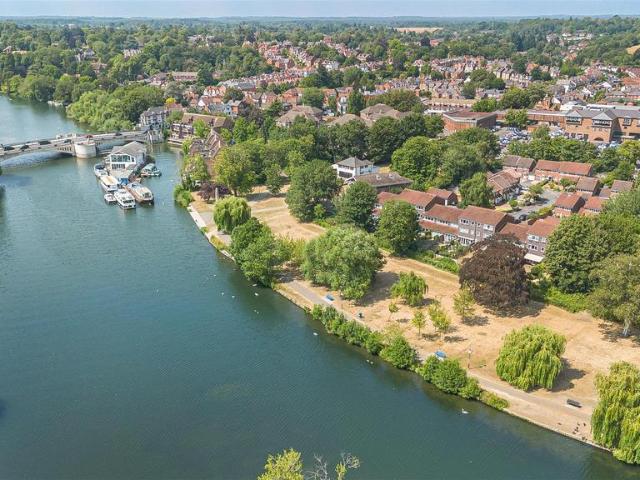 Flat for sale in Reading