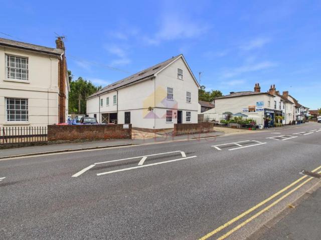Flat for sale in Bocking, Chipping Hill