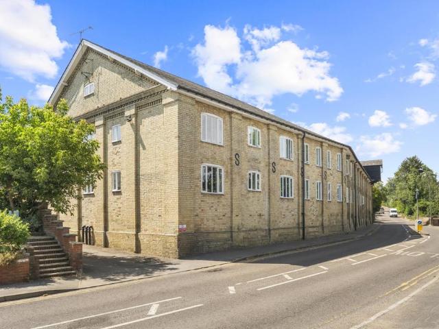 Flat for sale in Sawbridgeworth, Colliers End