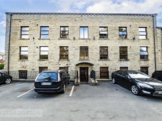 Flat for sale in Marsh, Lindley