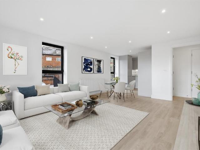 Flat for sale in Walton, Aylesbury