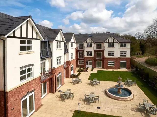 Flat for sale in Handforth