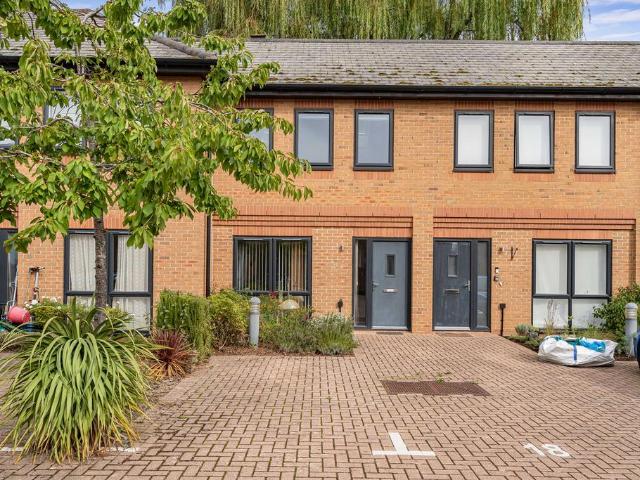 Flat for sale in Thrupp, Cherwell