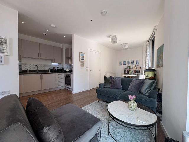 Flat for sale in Finsbury, Greater London