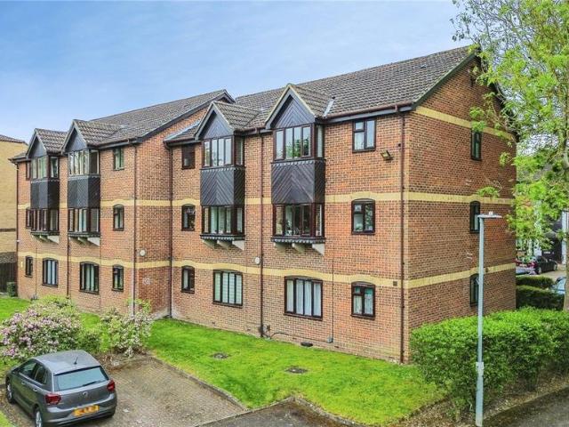 Flat for sale in Reading