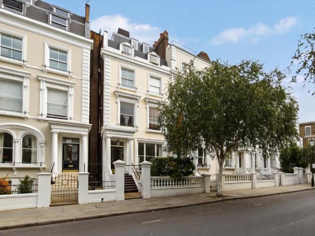 Flat for sale in Notting Hill, Greater London