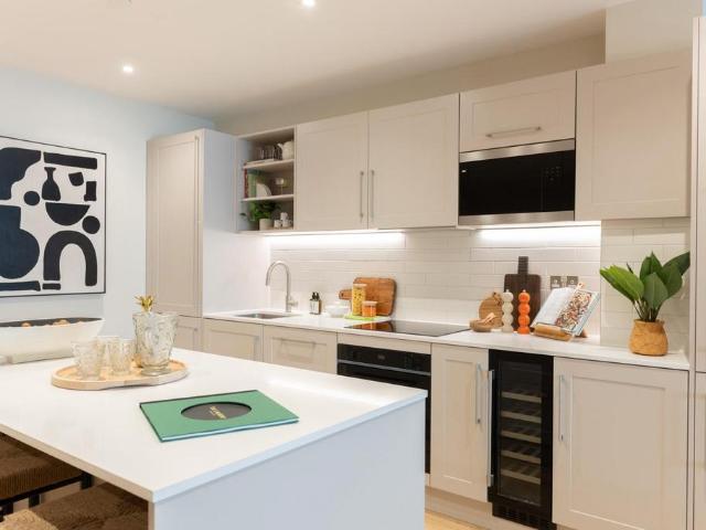 Flat for sale in South Hackney, Greater London