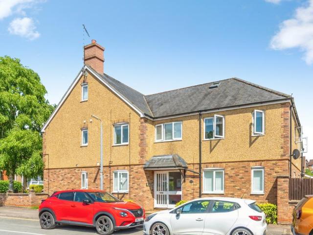 Flat for sale in Ampthill, Bedfordshire